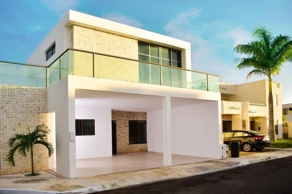 Casa Hector, Con Jacuzzi, Cerca Del Foro Gnp. Villa Mérida Exterior photo